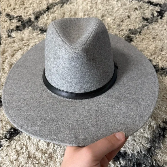 Forever 21 Gray Fedora Hat - Picture 4 of 7